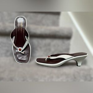 Vintage 2003 Y2K Donald J Pliner Italian Kitten Heel Thong Sandals Luxe 7.5M